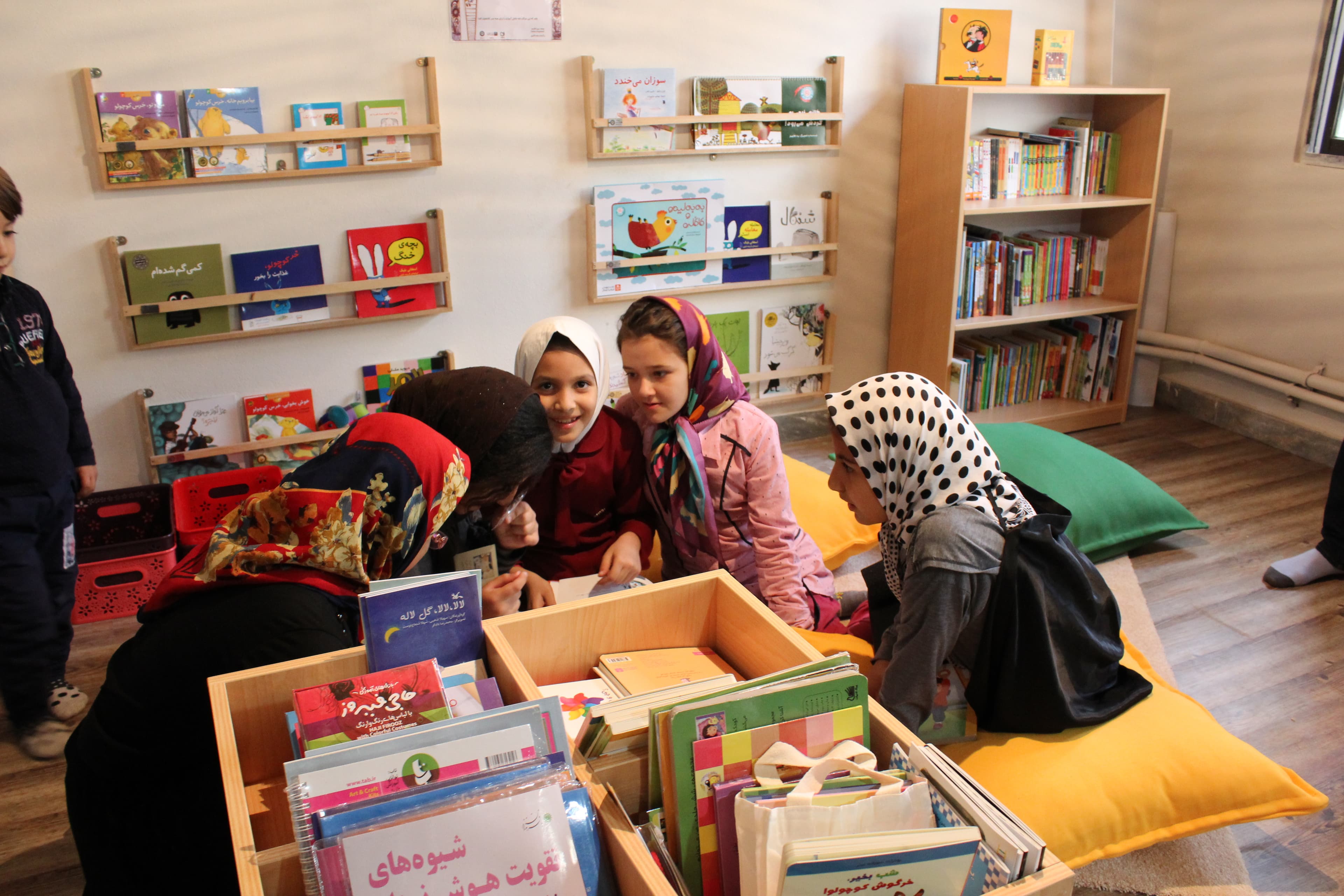 تاک، انتشارات موسسه پژوهشی تاریخ ادبیات کودکان