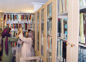 کتابخانه موسسه صاحب قفسه‌هاى مناسب شد